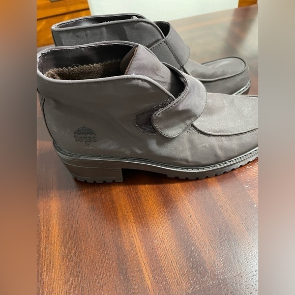 Totos women’s brown winter Ankle Boots size 7M - Picture 2 of 7
